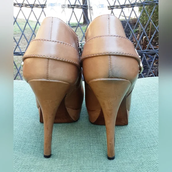 Enzo Angiolini Easebastjan Brown Leather Peep Toe Platform Heel. - Picture 15 of 16